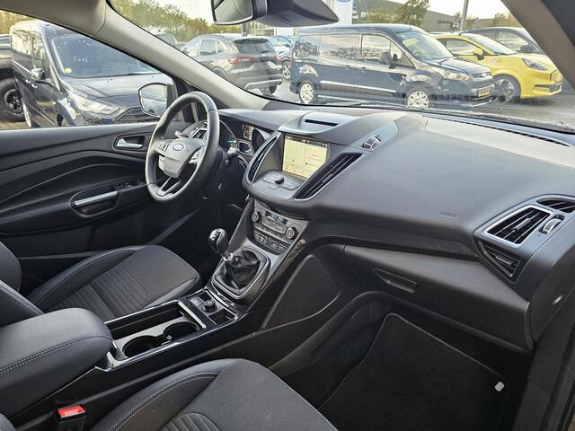 Ford KUGA 1.5 EcoBoost Titanium 150 pk | Nieuwstaat | Navigatie | PDC voor + achter | Keyless entry | Elektrisch bedienbare achterklep | Winterpack | Bi-xenon etc.