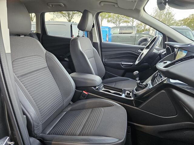 Ford KUGA 1.5 EcoBoost Titanium 150 pk | Nieuwstaat | Navigatie | PDC voor + achter | Keyless entry | Elektrisch bedienbare achterklep | Winterpack | Bi-xenon etc.