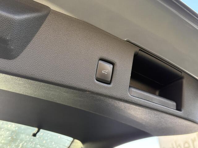 Ford KUGA 2.5 PHEV ST-Line X 243pk | Driver Assistance pack | Winterpack | Technology Pack | Panoramadak | Wegklapbare Trekhaak | 19 inch Licht metaal |