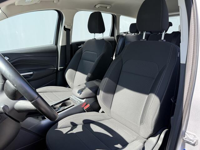 Ford KUGA BWJ 2017 | 1.5T 120PK Trend Ultimate | | TREKHAAK | CLIMA | CRUISE | NAVI | LICHTMETAAL | PDC | CARPLAY