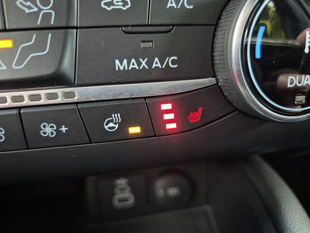 Ford KUGA 2.5 PHEV Plug-in ST-Line Automaat / Winter-pack / Apple Carplay Android Auto / Achteruitrijcamera / Stoel-, Stuur en achterbankverwarming / Climate control / Voorruit verwarming / Trekgewicht 1500 kg /