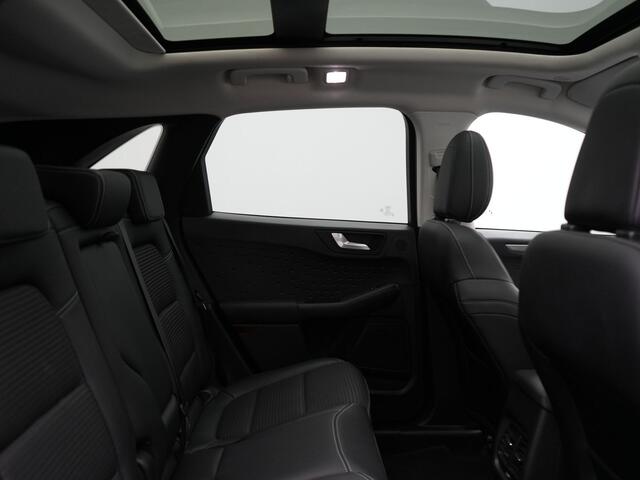 Ford KUGA 2.5 Titanium Plug In Hybrid 225pk Dealer O.H. PHEV | Panodak | Trekhaak Afneembaar | Adaptive Cruise | 360 Camera | Bang&Olufsen | Sportstoelen & Stuur Verwarmd | Keyless | Blis | Navigatie | DAB |