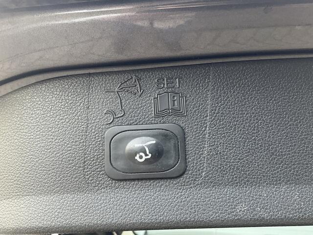 Ford KUGA 1.5 Titanium Trekhaak Nav/Cruise Camera Stoelverw Elek.Klep Voll.Onderhouden!