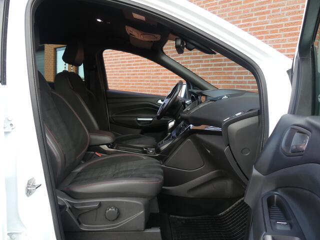 Ford KUGA 1.5 EcoBoost ST Line / Trekhaak