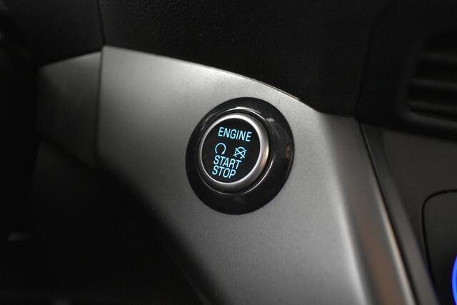 Ford KUGA 1.5 ST Line Trekh Navi PDC Winterpack