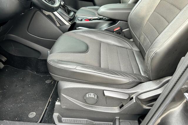 Ford KUGA 1.5 150pk Titanium 1e eig.! CAMERA WINTER PAKKET TREKHAAK