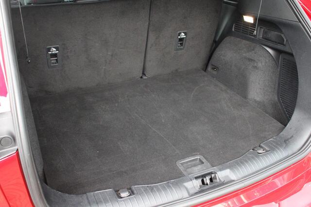 Ford KUGA 1.5 EcoBoost ST-Line | Trekhaak 1800KG | Stoel + Stuurverwarming | Climate Control | Navigatie | Cruise Control |