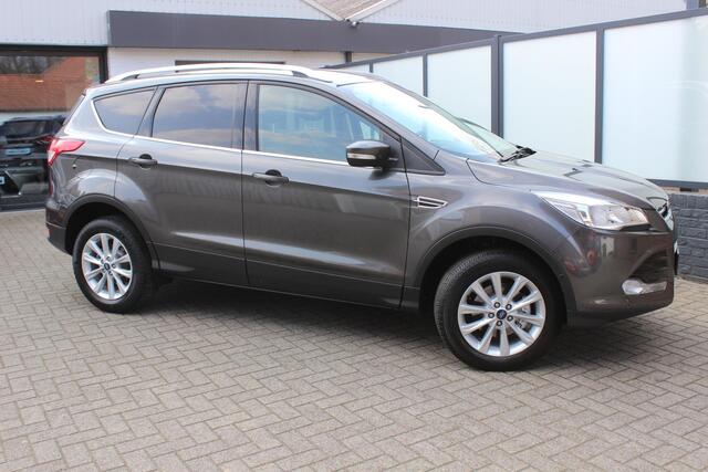 Ford KUGA 1.5 Titanium Navi/Carplay, Winterpack, Driver Ass Pack, Trekhaak 2000KG