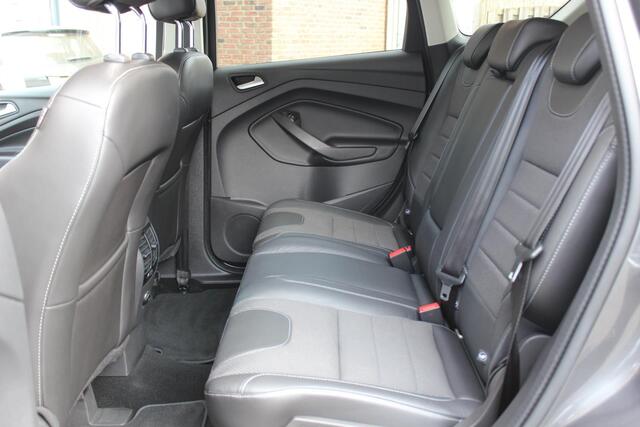 Ford KUGA 1.5 Titanium Navi/Carplay, Winterpack, Driver Ass Pack, Trekhaak 2000KG