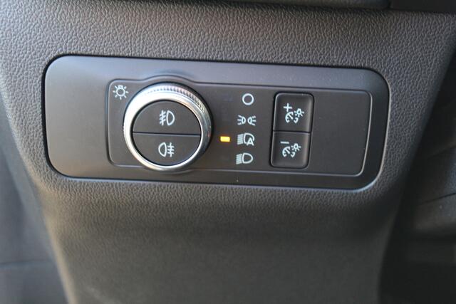 Ford KUGA 1.5 EcoBoost ST-Line X , 150pk , 1800kg Trekgewicht Climate control , Navigatie , Trekhaak , Cruise control , Bleutooth