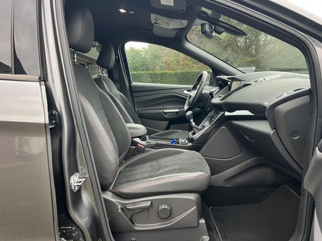 Ford KUGA 1.5 ST-Line Winterpack Led Trekhaak 2000Kg Camera Keyless