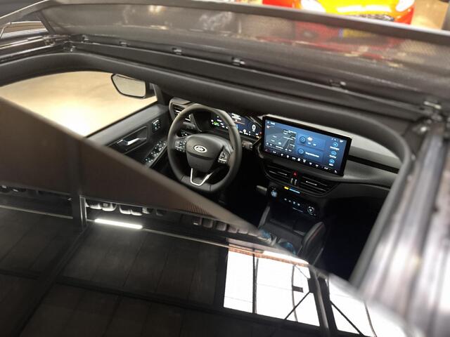 Ford KUGA 2.5 PHEV 243pk ST-Line X Panoramadak Trekhaak Winter Techno pack AGR Stoelen 20" LM *NIEUW* !!