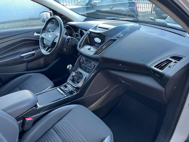 Ford KUGA 1.5 150PK EcoBoost Titanium parelmoer Trekhaak/Navi/PDC