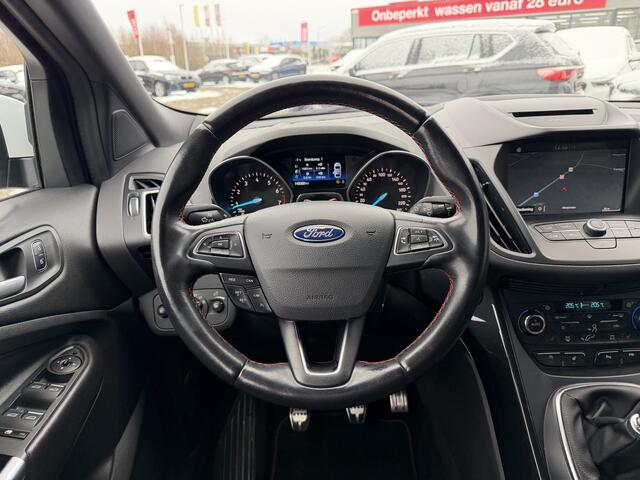 Ford KUGA 1.5 EcoBoost 150 PK ST Line 19 Inch LED Achteruitrijcamera Trekhaak 2000 KG Trekgewicht Stuurwielverwarming Xenon