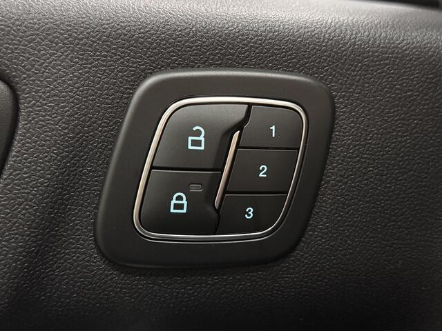 Ford KUGA PHEV 243pk Active X Winter Techno Parking pack Trekhaak Head Up Display 19" LM Fabrieksgarantie