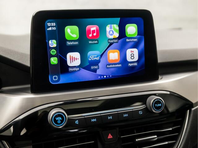 Ford KUGA 1.5 EcoBoost Titanium X (GROOT NAVI, APPLE CARPLAY, B&O, PANORAMADAK, WINTER PACK, STOELVERWARMING VOOR/ACHTER, LEDER, NIEUWE APK, NIEUWSTAAT)