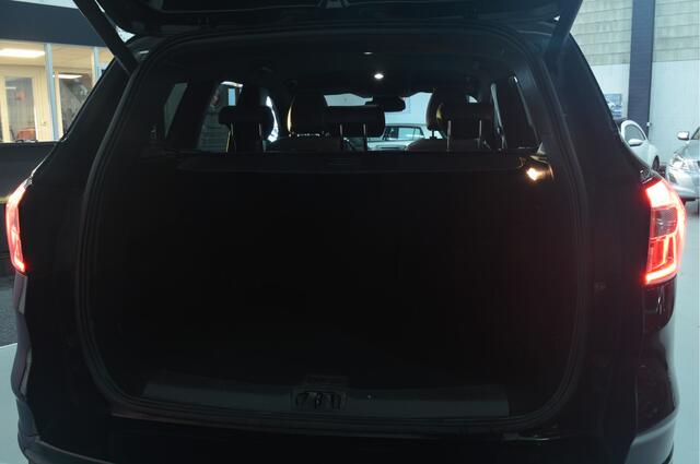 Ford KUGA 1.5 EcoBoost ST Line AWD // CLIMA // NAVI // CARPLAY // STUUR&STOELVERWARMING // TREKHAAK // 4x4 //