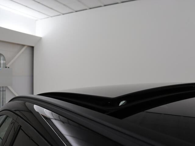 Ford KUGA 2.5 PHEV ST-Line | Panoramadak | Stoelverwarming | Adaptive cruise | 360 Camera | Leder/Alcantara | Full LED | Achterbankverwarming | Navigatie | Climate control | Plug In