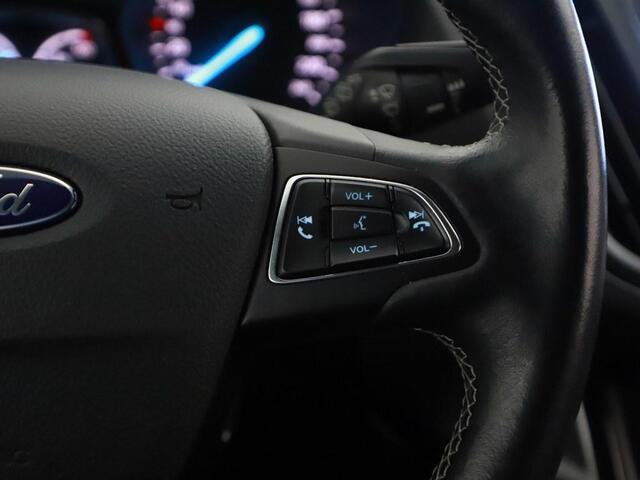 Ford KUGA 1.5 EcoBoost 150PK ST Line 1800 kilo trekgewicht Extra set LM wielen