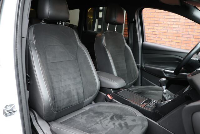 Ford KUGA 1.5 EcoBoost 150 PK ST Line | Camera | Navigatie | CarPlay | Sony Sound | Trekhaak | MF Stuur | Climatronic | DAB | Xenon | Nieuwe APK