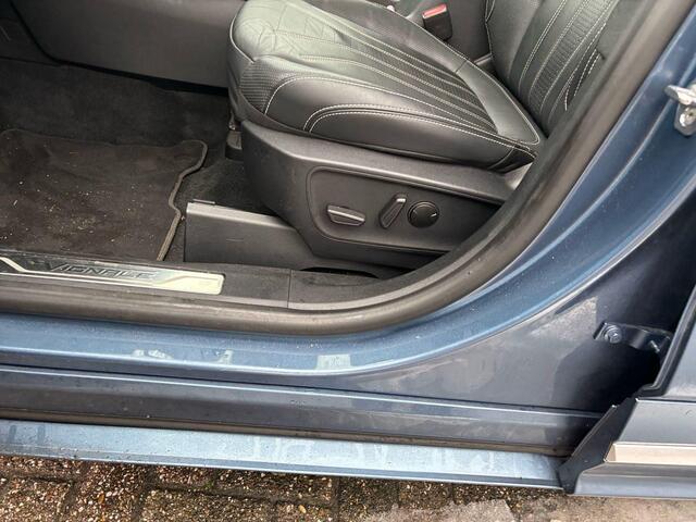 Ford KUGA 2.5 PHEV Vignale 225pk Trekhaak | Panorama dak | Elektrische Achterklep | Head-up Display | B&O Audio | Lederen Bekleding