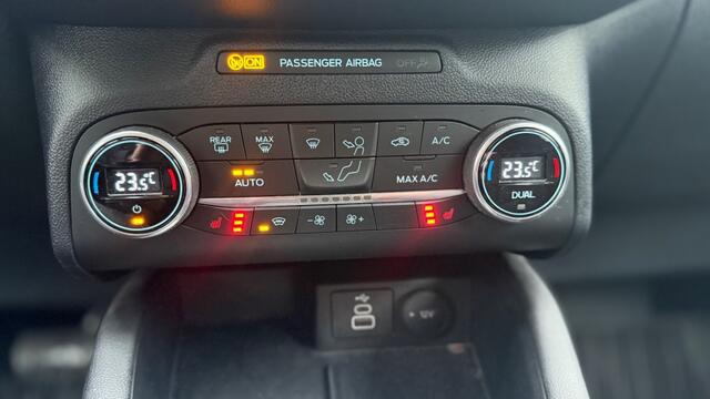 Ford KUGA 2.5 PHEV TITANIUM / Winter pack*