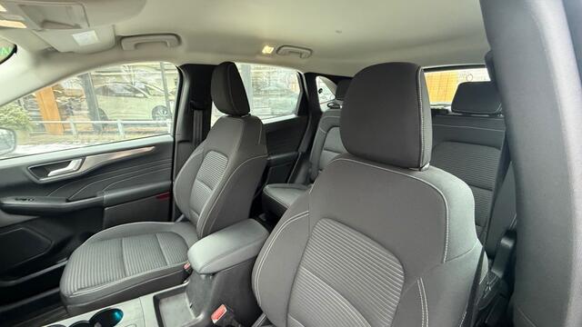 Ford KUGA 2.5 PHEV TITANIUM / Winter pack*