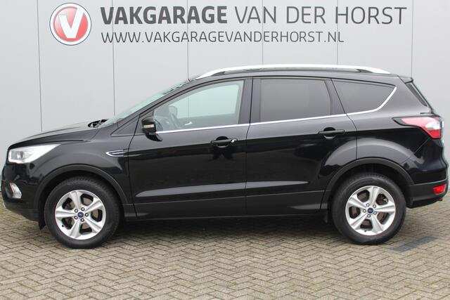 Ford KUGA 1.5-150pk EcoBoost Titanium. Nette Ford Kuga met een trekgewicht van maar liefst 2.000kg ! Autm. airco, stoel-, stuur- en voorraamverw., camera, parkeersensoren achter, navigatie, telefoonvoorb., 17"LM wielen+all season banden, trekhaak, adapt. cruise cn