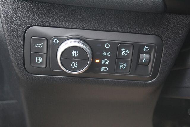 Ford KUGA 2.5 PHEV ST-Line X , 1500kg Trekgewicht Hybride rijden voor een reële prijs ! Adaptive Cruise Control, Stoel-, stuur- en voorraamverwarming, Climate Control, Metallic lak, Camera v+a, Elektr. achterklep, Side- en lane assist etc.