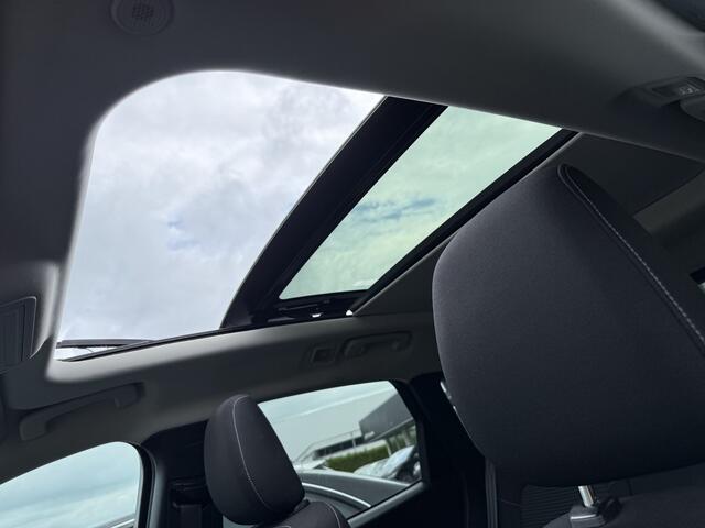 Ford KUGA BWJ 2023 | 2.5 PHEV 225PK Titanium | PANO DAK | CAMERA A | CARPLAY | CLIMA | CRUISE | NAVI | PRIV. GLAS | MULTIFUNCT. STUUR | LMV