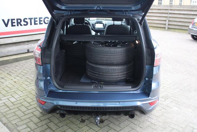 Ford KUGA 1.5 EcoBoost ST Line Navigatie, Verw. Voorruit, Keyless Entry/Start, Cruise/Climate Control, Trekhaak, Zomer en Winterbanden