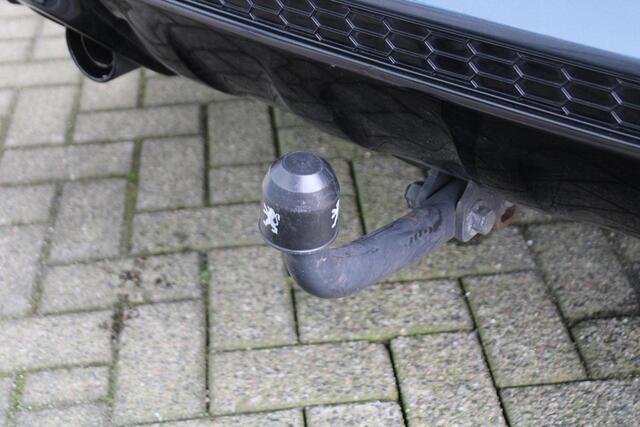 Ford KUGA 1.5 EcoBoost ST Line Navigatie, Verw. Voorruit, Keyless Entry/Start, Cruise/Climate Control, Trekhaak, Zomer en Winterbanden