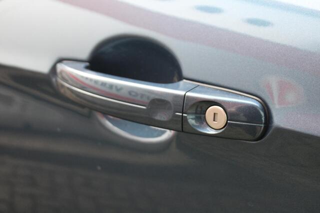 Ford KUGA 1.5 EcoBoost ST Line Navigatie, Verw. Voorruit, Keyless Entry/Start, Cruise/Climate Control, Trekhaak, Zomer en Winterbanden