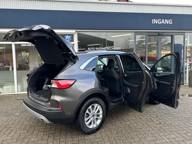 Ford KUGA 2.5 PHEV TITANIUM