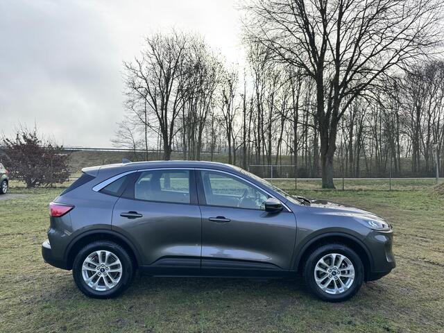 Ford KUGA 2.5 PHEV 225PK Titanium | TREKHAAK 1.500KG | CLIMA | CAMERA | NAVIGATIE | CRUISE CONTROL |