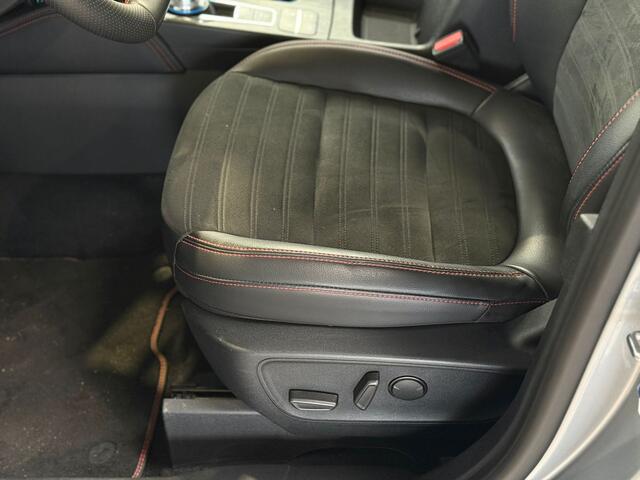 Ford KUGA 2.5 PHEV 225 pk ST-Line X | Winter Pack | 19" | Adapt. cruise | Adapt. LED | B&O | 4 seiz. banden | El. a. klep | 100% dealer onderh.