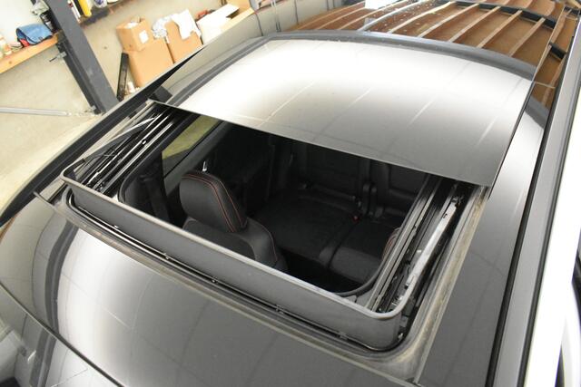 Ford KUGA 2.5 PHEV ST Line Vignale Head-up Trekh Panodak Camera