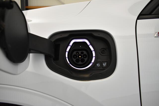 Ford KUGA 2.5 PHEV ST Line Vignale Head-up Trekh Panodak Camera