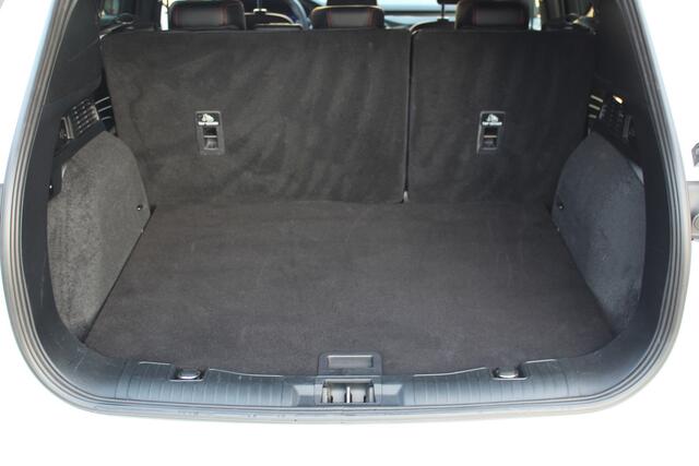 Ford KUGA 2.5-225pk Plug-in Hybrid ST-Line X. Hybride rijden voor een reële prijs ! Autm. airco dual, side- en lane assist, adaptieve cruise cntrl, camera v+a, stoel-, stuur- en voorraamverw., elektr. achterklep, metallic lak, navigatie, telefoonvoorb. etc.