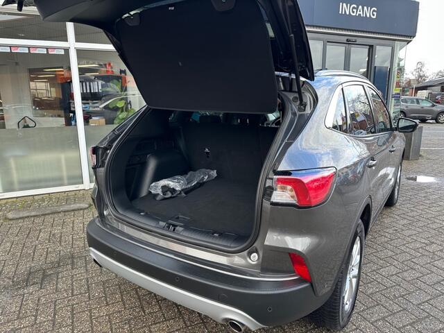Ford KUGA 2.5 PHEV TITANIUM