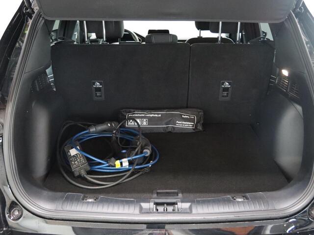 Ford KUGA 2.5 PHEV Titanium | Trekhaak | Winterpakket | Cruise Control Adaptief | Parkeercamera | Climate Control | Navigatie |