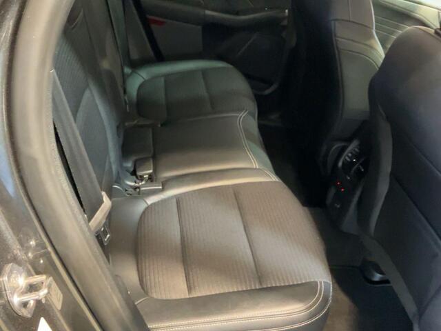 Ford KUGA 2.5 PHEV Titanium X 225pk Adaptieve Cruise | Winterpack | Dodehoeksensoren | Achteruitrijcamera | Half lederen Bekleding