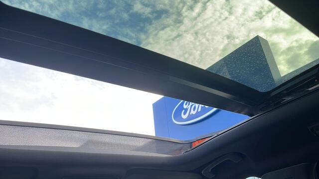 Ford KUGA 2.5 FHEV ST-Line X 190pk | Driver Assistance Pack | Winterpack | Panoramadak | Technology Pack | Geen Stekker nodig | All Season banden