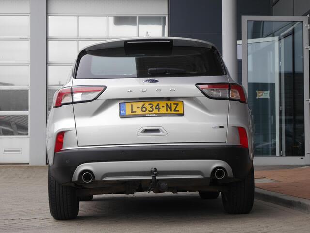 Ford KUGA 2.0 TDCi Titanium | Diesel | Trekhaak | 1900KG trekgewicht | Keyless entry en start | Lichtmetalen velgen | Navigatie | Climate control | Achteruitrijcamera