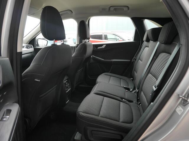 Ford KUGA 2.0 TDCi Titanium | Diesel | Trekhaak | 1900KG trekgewicht | Keyless entry en start | Lichtmetalen velgen | Navigatie | Climate control | Achteruitrijcamera