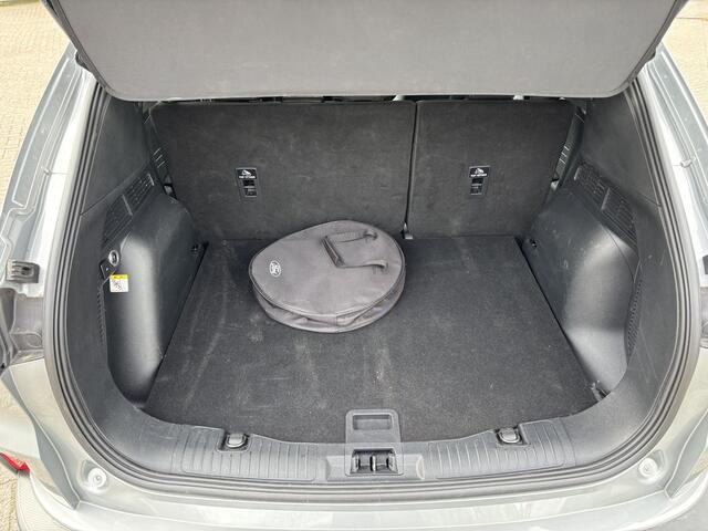 Ford KUGA 2.5 PHEV Titanium | 242pk | Wegklapbare Trekhaak | 2.100kg Trekgewicht | Achteruitrijcamera | Cruise control | Navigatie | Digitale cockpit