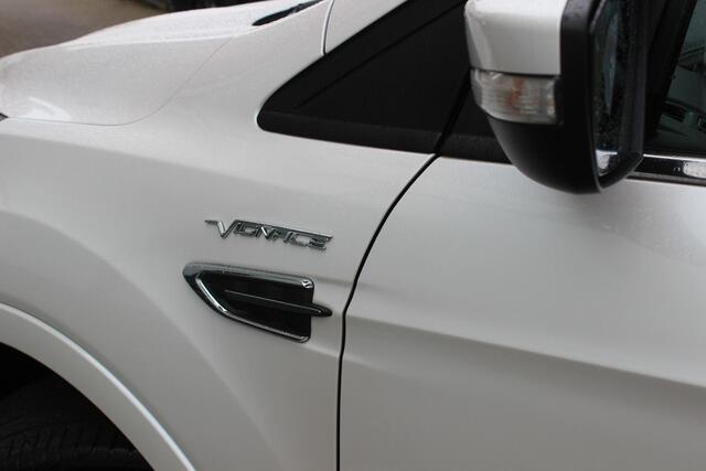 Ford KUGA 1.5i EcoBoost 150pk Vignale Navi, Camera, Winterpack, EL Trekhaak, Leer, Sony Audio,