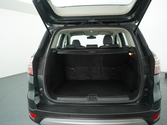 Ford KUGA 150PK EcoBoost Titanium | Clima | Cruise | Park. sens A | Trekhaak | Navi | Keyless | Zomerset aanwezig