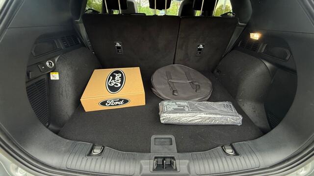 Ford KUGA 2.5 PHEV ST-LINE X 243pk / Trekhaak+Panorama+Techno+Winter