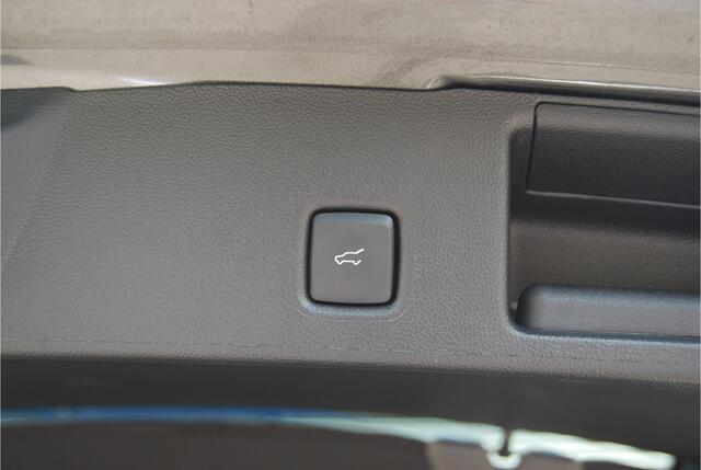 Ford KUGA 2.5 PHEV ST-Line X Black Pack | WINTERPACK | 20" BLACK | ELEKTR.TREKHAAK| LED MATRIX | BLIS | B&O AUDIO | CAMERA'S |